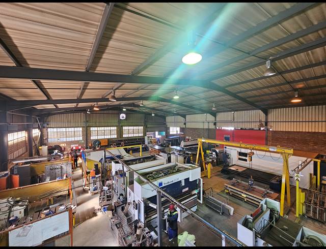 1,880M² WAREHOUSE TO LET IN MEADOWDALE